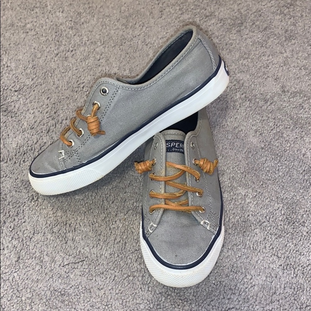 Grey Crest Vibe Sneakers